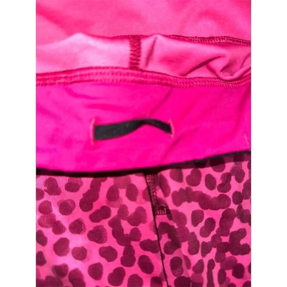 Retired print Lululemon What The Sport Short In Black/Pink Cheetah Print Size 4 - Picture 7 of 14